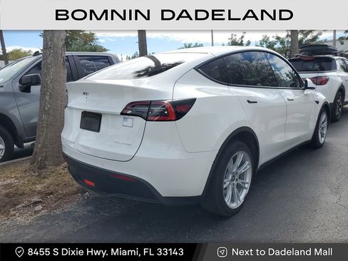 Used 2021 Tesla Model Y Long Range image 6