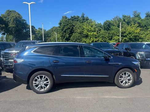 Used 2024 Buick Enclave Essence w/ Experience Buick Package AWD/4WD image 3