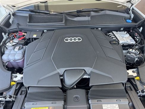 New 2025 Audi Q8 Premium Plus image 28