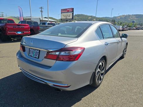 Used 2016 Honda Accord EX image 17