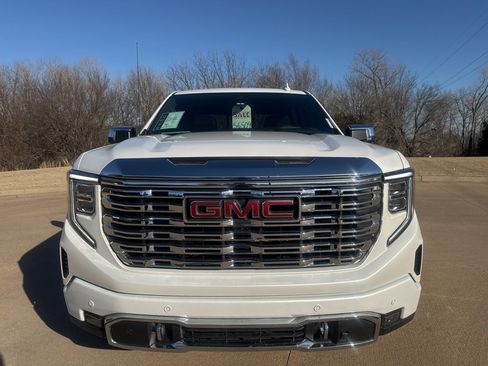 Used 2024 GMC Sierra 1500 Denali image 7