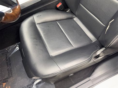 Used 2014 Mercedes-Benz E 350 Sedan image 28