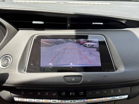 Used 2019 Cadillac XT4 Premium Luxury w/ Technology Package FWD image 21