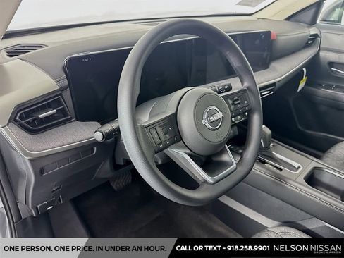 Certified 2025 Nissan Kicks SV AWD/4WD image 9