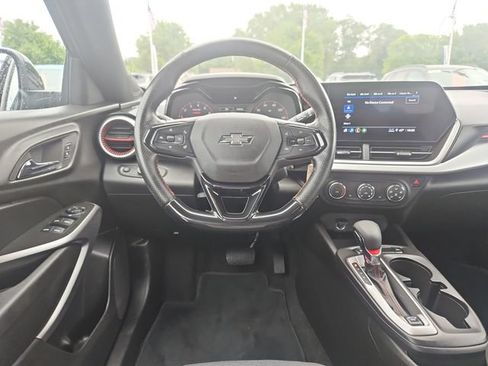 Used 2024 Chevrolet Trax RS w/ Driver Confidence Package FWD image 14