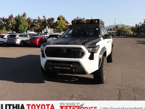Used 2024 Toyota Tacoma TRD Off-Road w/ TRD Off Road Premium Package AWD/4WD image 1