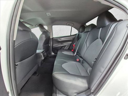 Used 2022 Toyota Camry SE FWD image 17