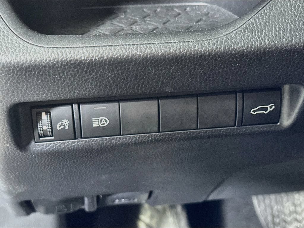 Used 2022 Toyota RAV4 XLE Premium FWD image 23