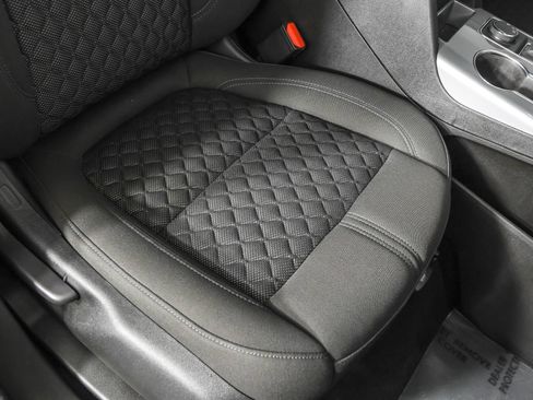 Used 2020 Chevrolet Blazer LT FWD image 45