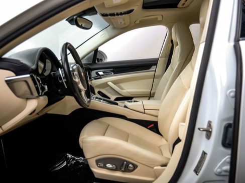 Used 2016 Porsche Panamera image 37