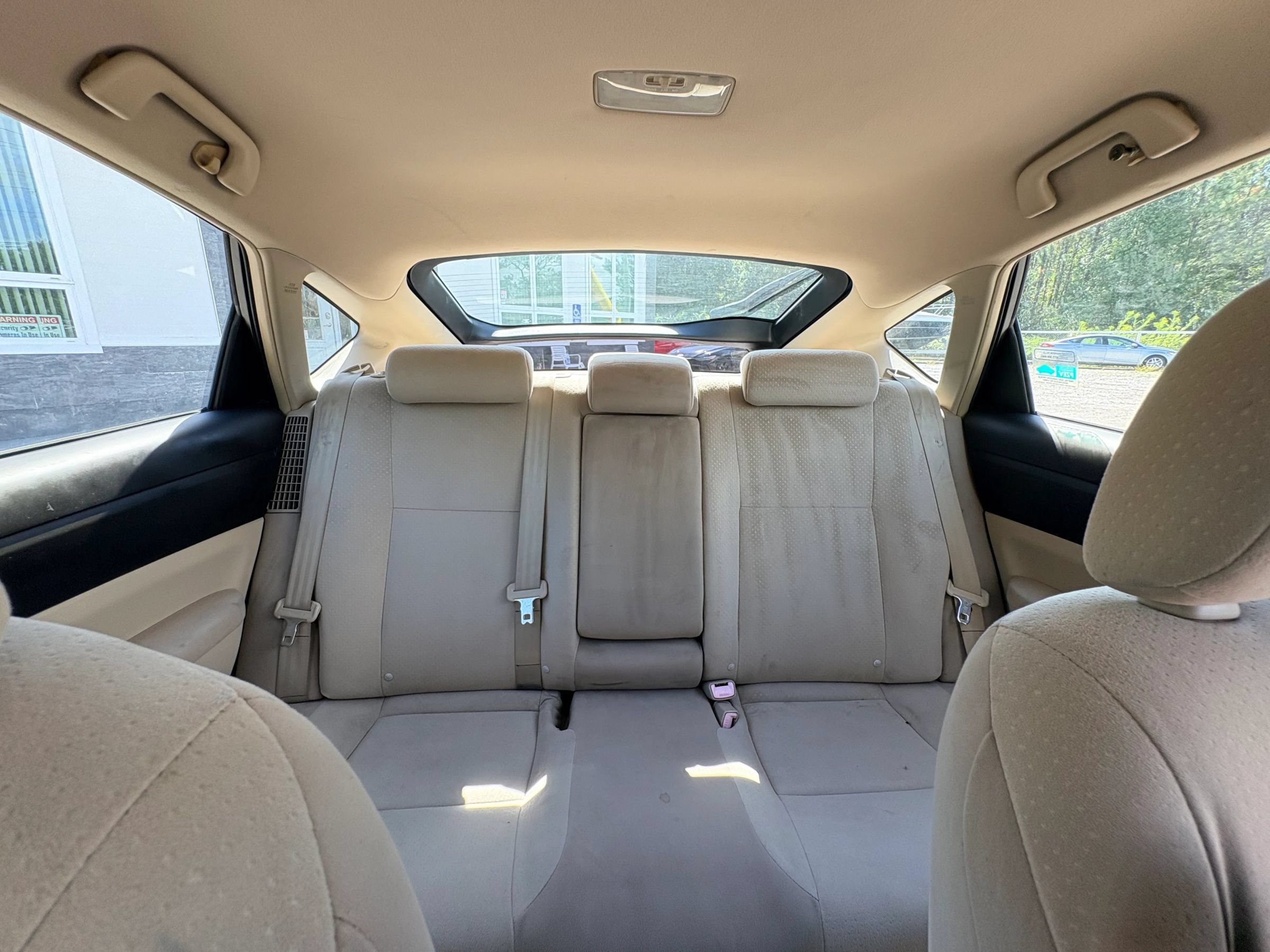 Used 2005 Toyota Prius w/ Pkg 1 FWD image 12