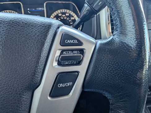 Used 2019 Nissan Titan SV w/ SV Convenience Package image 14