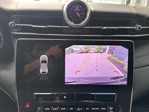 New 2025 Maserati Grecale GT image 15