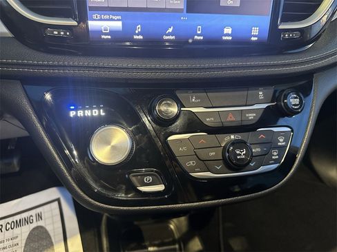 Used 2022 Chrysler Pacifica Touring-L w/ S Appearance Package image 22