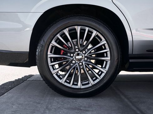 Used 2023 Cadillac Escalade V w/ LPO, ONYX Package image 20