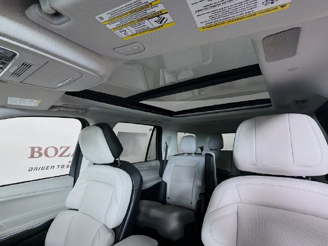 New 2026 Lincoln Navigator Reserve AWD/4WD image 23