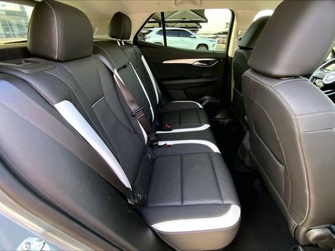 Certified 2025 Buick Envision Sport Touring image 18