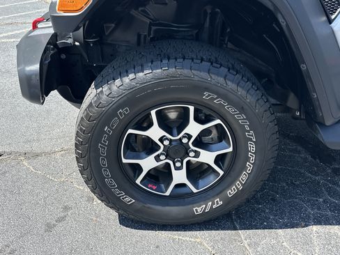 Used 2020 Jeep Wrangler Unlimited Rubicon w/ Cold Weather Group AWD/4WD image 13