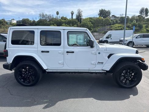 Certified 2025 Jeep Wrangler Unlimited Sahara w/ Safety Group image 10