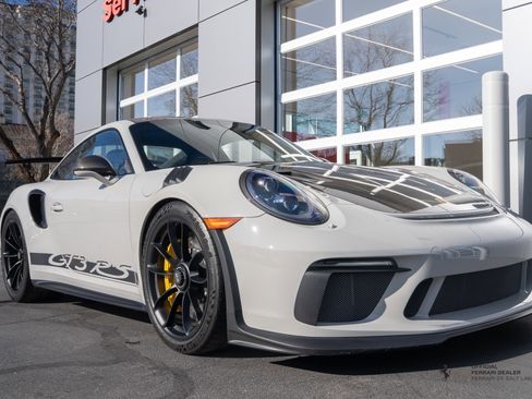 Used 2019 Porsche 911 GT3 RS image 8