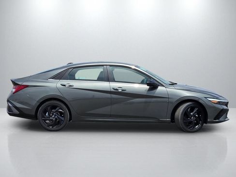 New 2026 Hyundai Elantra SEL Sport Premium FWD image 3