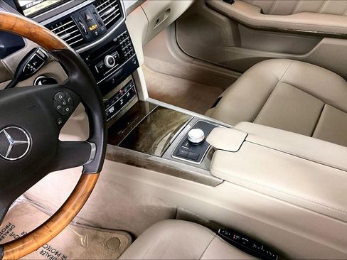 Used 2011 Mercedes-Benz E 350 4MATIC Wagon image 16