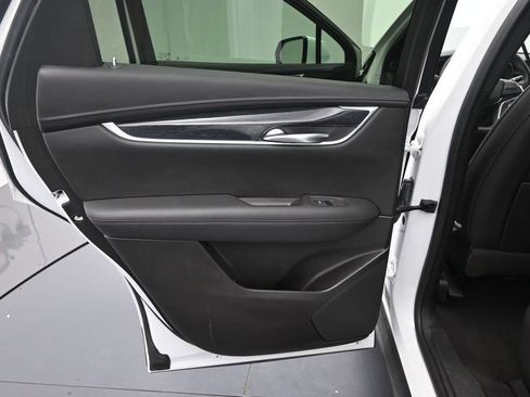 Used 2021 Cadillac XT5 Premium Luxury AWD/4WD image 17