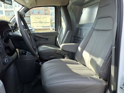 New 2026 Chevrolet Express 2500 Extended w/ Driver Convenience Package RWD image 17