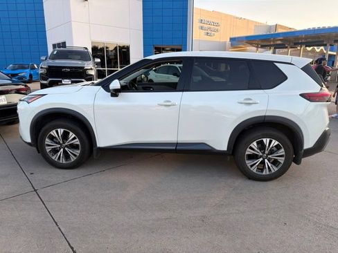 Used 2021 Nissan Rogue SV FWD image 8