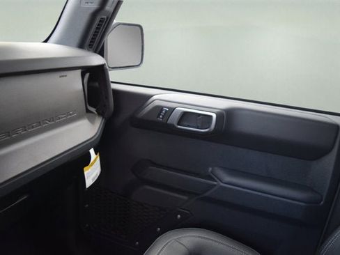 New 2025 Ford Bronco Badlands image 10