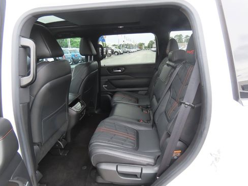 Used 2025 Nissan Armada PRO-4X w/ Pro-4X Premium Package AWD/4WD image 21