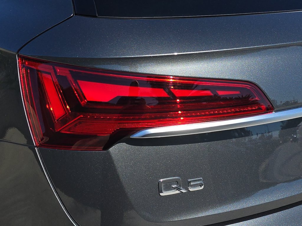 Used 2023 Audi Q5 2.0T Premium Plus w/ Premium Plus Package AWD/4WD image 37