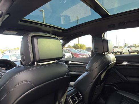 Used 2019 Audi SQ5 Prestige w/ Prestige Package image 19