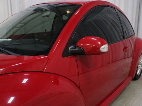 Used 2009 Volkswagen Beetle S image 32