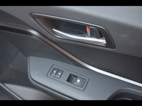 Used 2019 Toyota C-HR LE FWD image 35