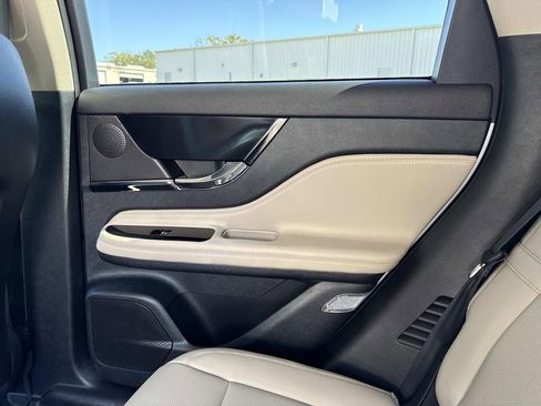 New 2026 Lincoln Corsair Premiere image 15