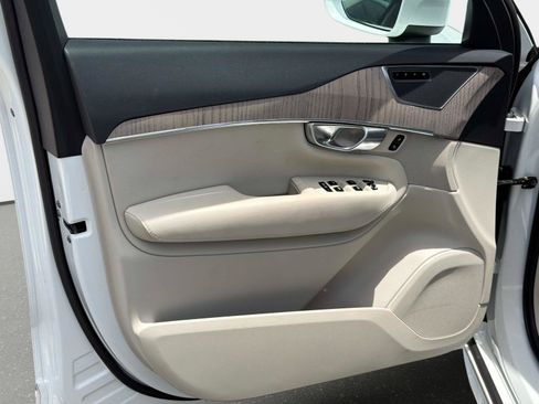 Certified 2024 Volvo XC90 T8 Core AWD/4WD image 17