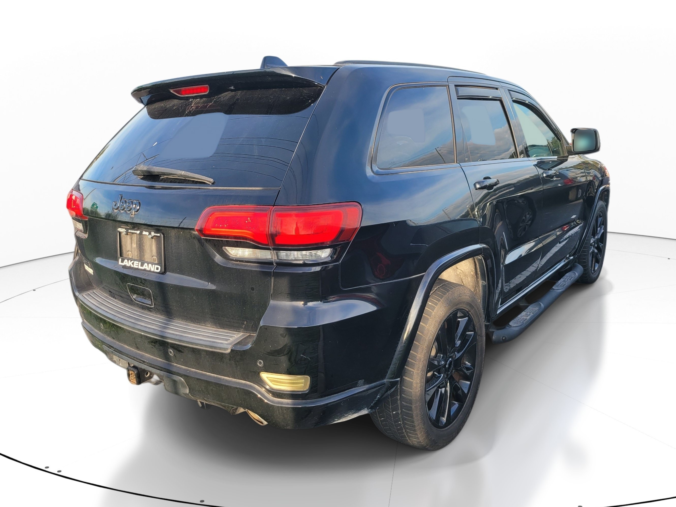 Used 2019 Jeep Grand Cherokee Altitude AWD/4WD image 4