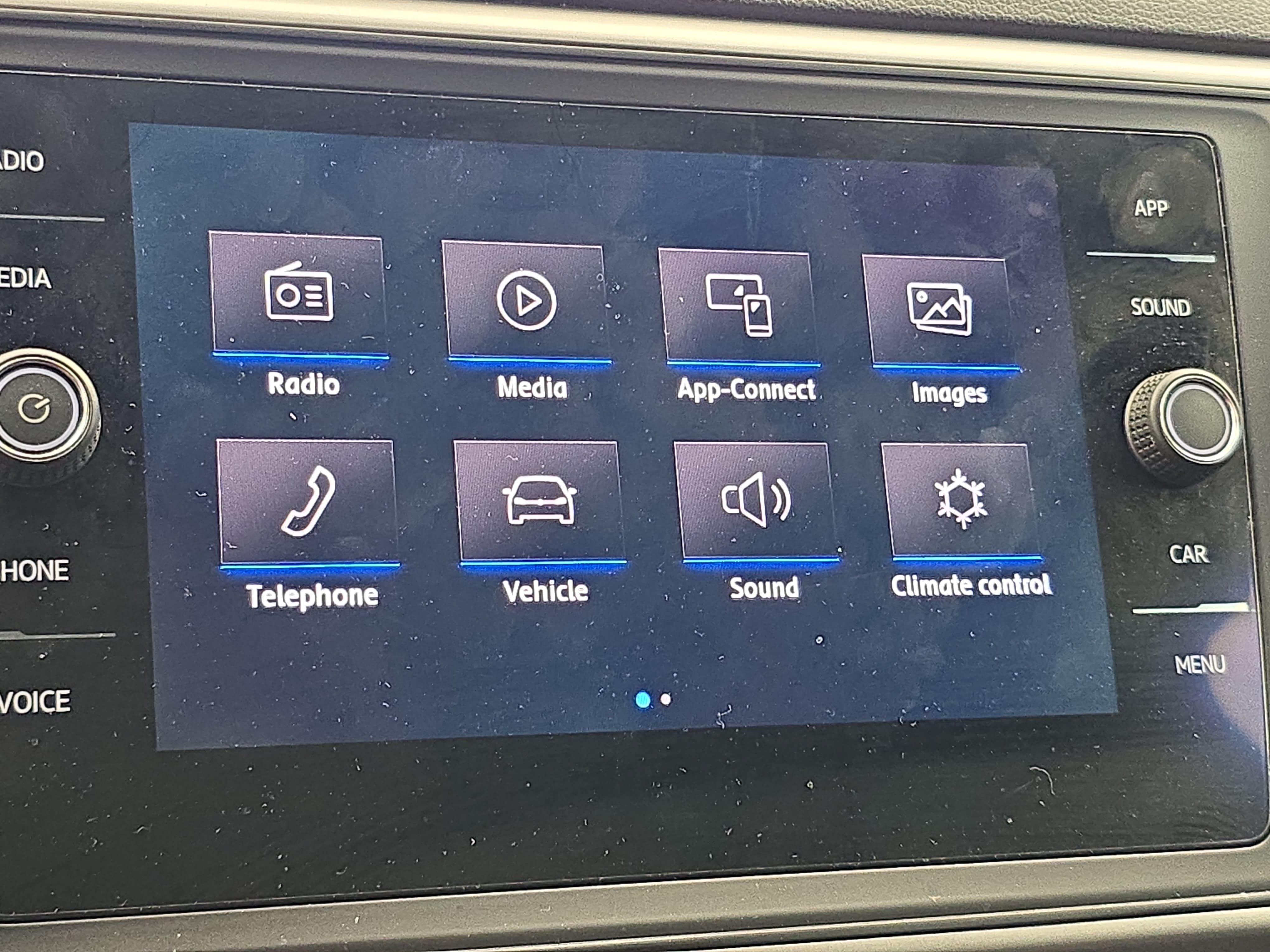 Used 2020 Volkswagen Atlas Cross Sport SE w/ Panoramic Sunroof Package FWD image 21