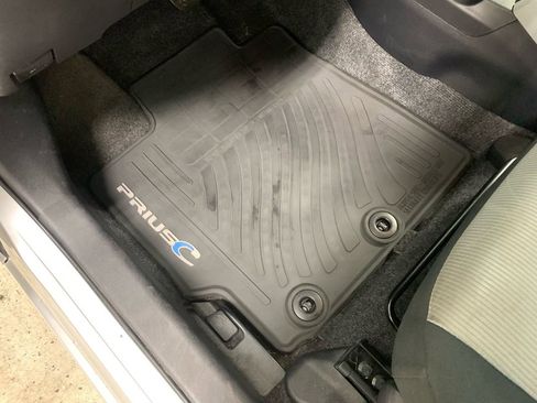 Used 2014 Toyota Prius C Three image 17