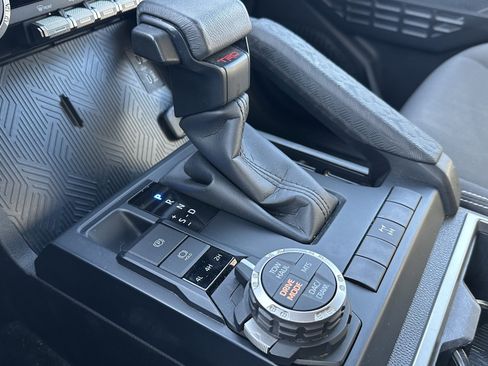 Used 2024 Toyota Tacoma TRD Off-Road image 26