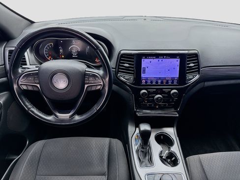 Used 2019 Jeep Grand Cherokee Laredo image 14