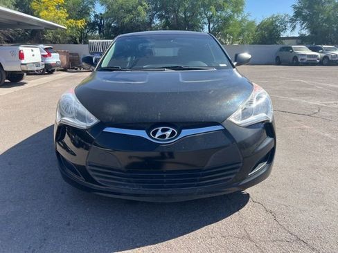 Used 2016 Hyundai Veloster FWD image 9