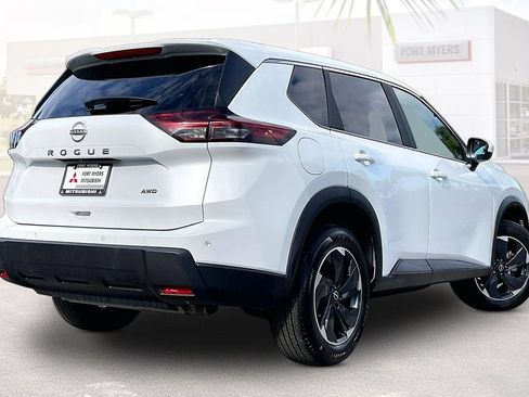 Used 2025 Nissan Rogue SV AWD/4WD image 33
