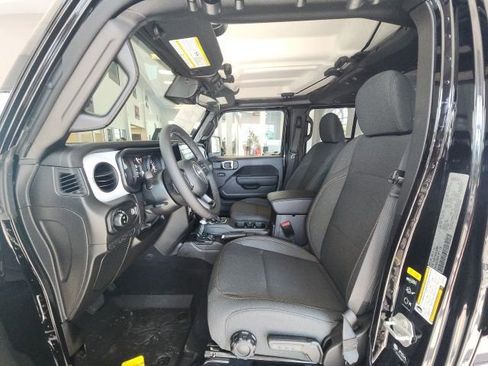 New 2025 Jeep Gladiator Sport image 30