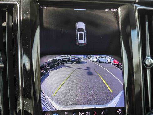 Used 2023 Volvo XC60 T8 Ultimate image 23