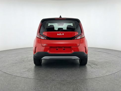Used 2025 Kia Soul LX w/ LX Technology Package FWD image 7