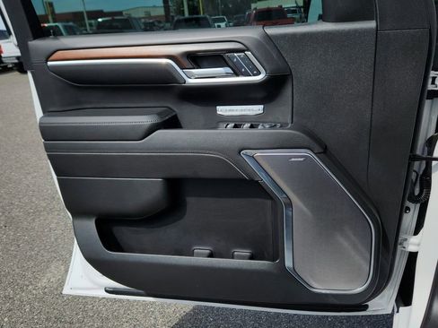 Used 2024 GMC Sierra 1500 Denali AWD/4WD image 12