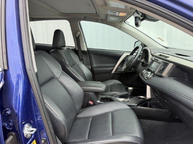 Used 2014 Toyota RAV4 Limited w/ Technology Package FWD image 29