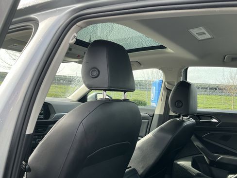 Used 2024 Volkswagen Jetta SE image 15